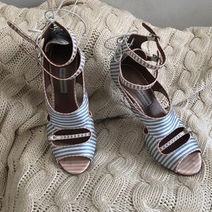 TABITHA SIMMONS WOMANS HEELS